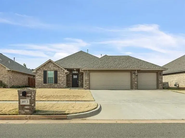 8913 Stacy Lynn LN, Yukon, OK 73099