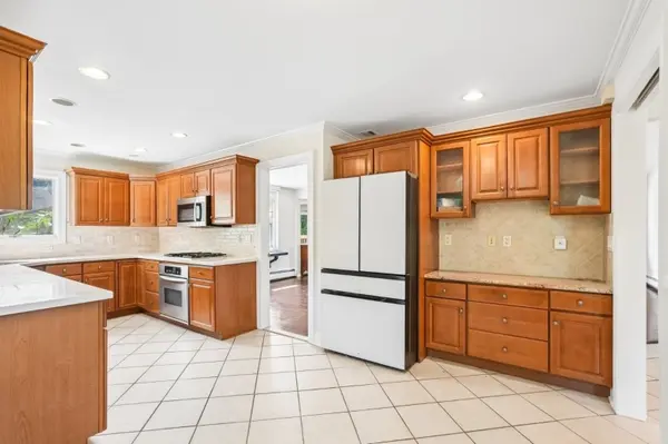 3 Wedgewood Dr, West Orange Twp., NJ 07052
