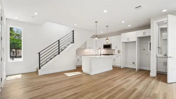 9104 Georgian DR, Austin, TX 78753