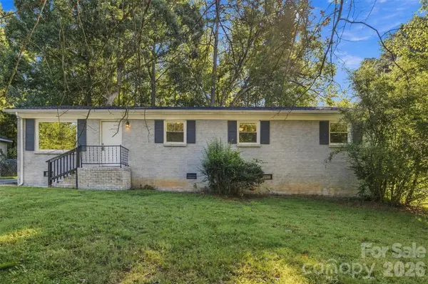 428 E Mclelland AVE, Mooresville, NC 28115
