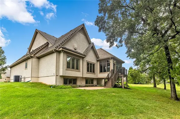 5303 W 124th CT, Overland Park, KS 66209