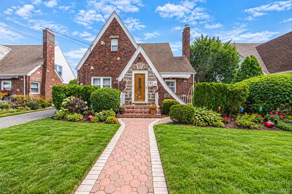 22 Flint AVE, Hempstead, NY 11550