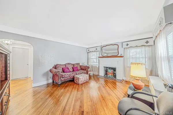 22 Flint AVE, Hempstead, NY 11550