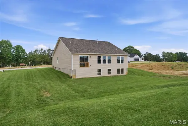 18854 Alyson DR, Warrenton, MO 63383