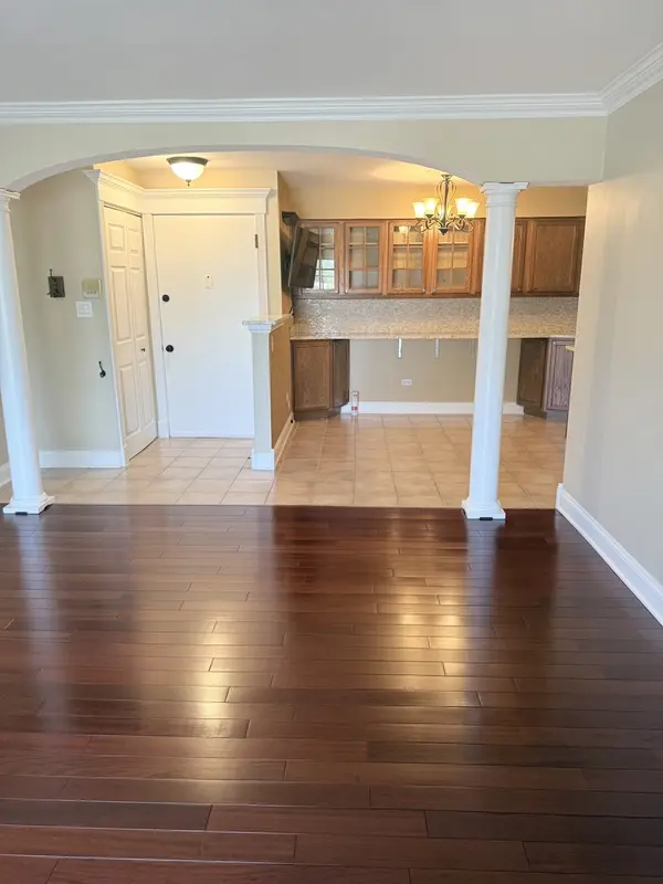 1627 N Windsor DR #305, Arlington Heights, IL 60004