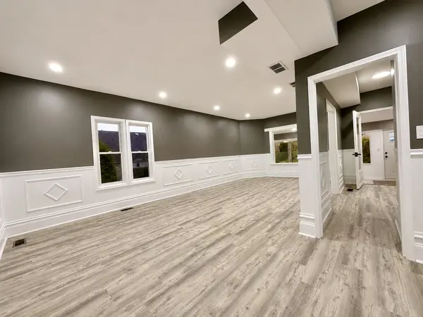 801 S 16th AVE, Maywood, IL 60153