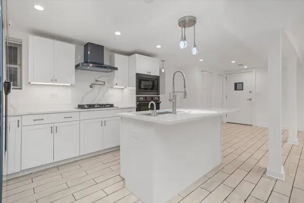 2203 W Giddings ST #G, Chicago, IL 60625