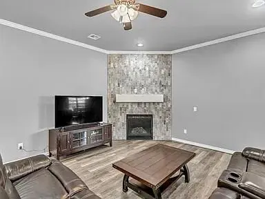 8913 Stacy Lynn LN, Yukon, OK 73099