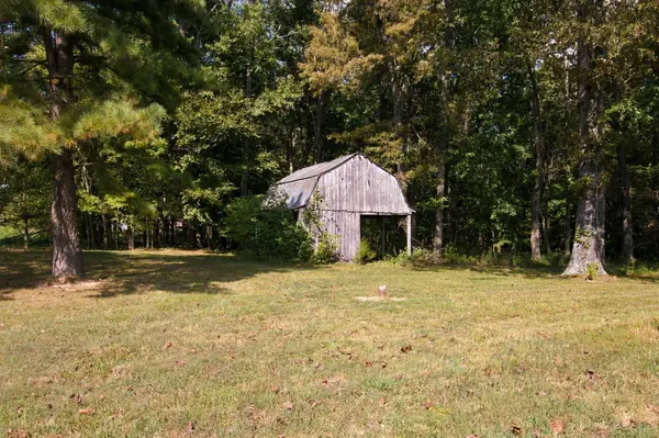 3245 Harpo Rd, Manchester, TN 37355