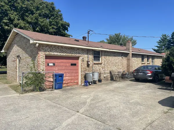 2245 Robin Dr, Clarksville, TN 37042