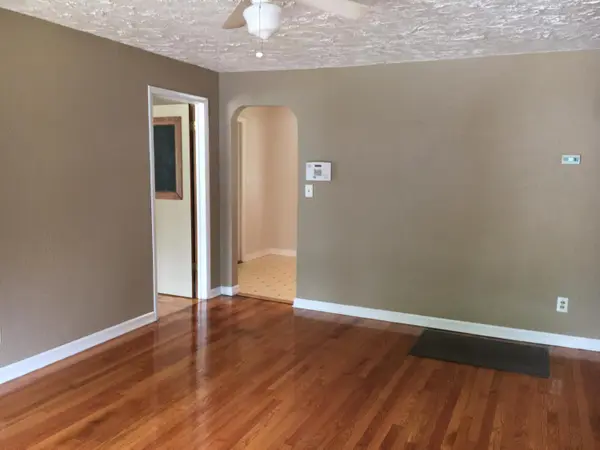 1610 E Cairo ST, Springfield, MO 65802