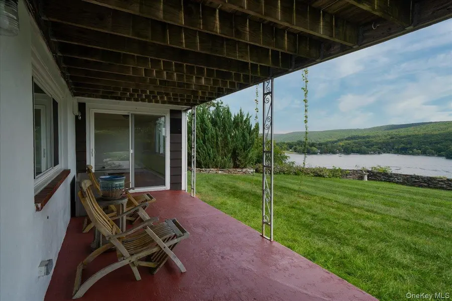 14 Hemlock HL, Greenwood Lake, NY 10925
