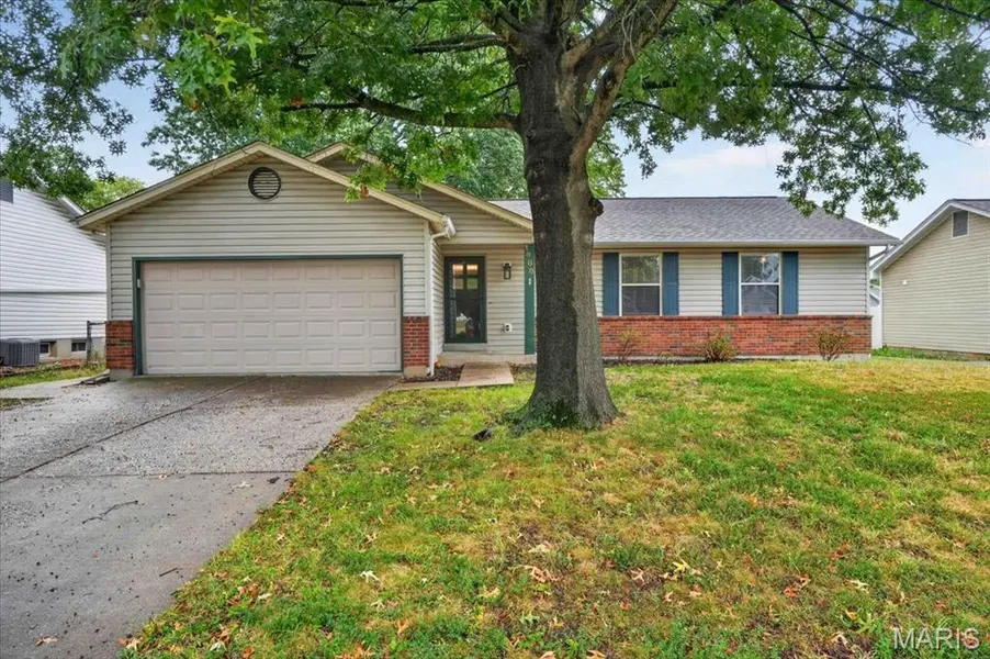 1688 Knightwood LN, O'fallon, MO 63366