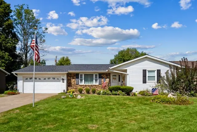 356 W Meadow LN, Walcott, IA 52773