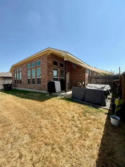 637 Palmilla ST, Leander, TX 78641