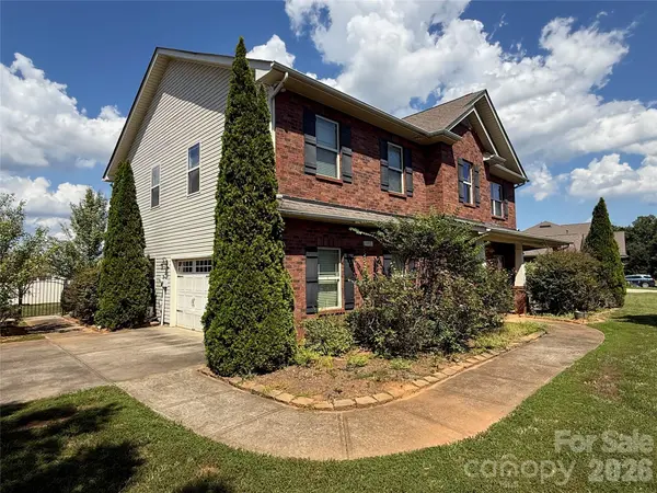 105 Jobe DR, Statesville, NC 28677