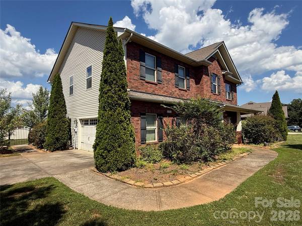 105 Jobe DR, Statesville, NC 28677