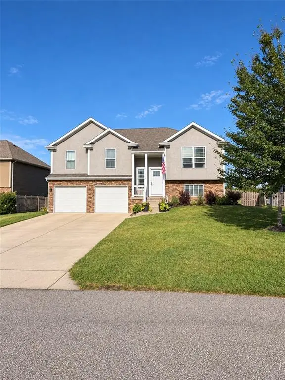 19224 Tomahawk LN, St Joseph, MO 64505