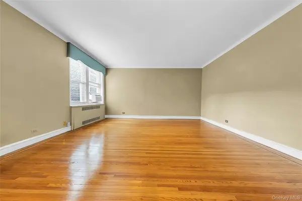 118-11 84 AVE #406, Kew Gardens, NY 11415