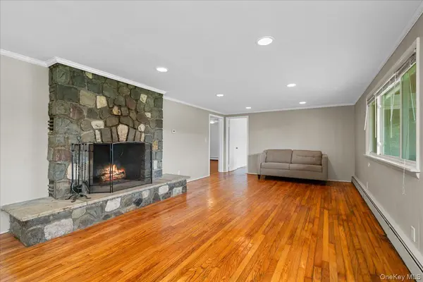 14 Hemlock HL, Greenwood Lake, NY 10925