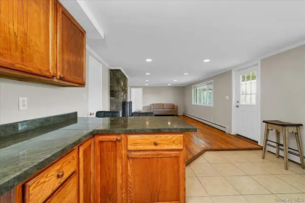 14 Hemlock HL, Greenwood Lake, NY 10925