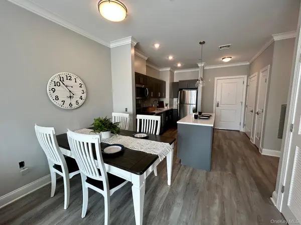 75 E Hoffman AVE #3060, Lindenhurst, NY 11757