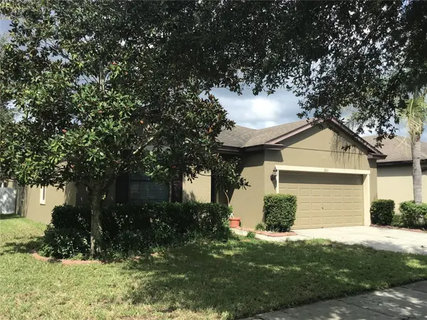 2211 LANDSIDE DR, Valrico, FL 33594