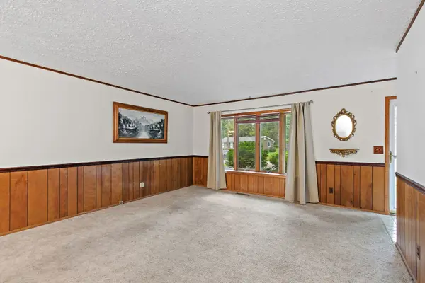 1713 Oak ST, Spring Grove, IL 60081