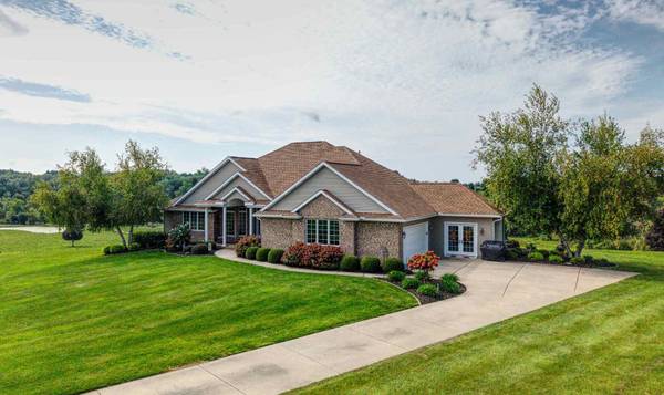12890 Grandview DR, Morrison, IL 61270