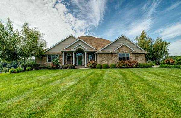 12890 Grandview DR, Morrison, IL 61270
