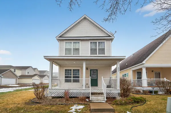 2897 Mark Twain DR, Chaska, MN 55318