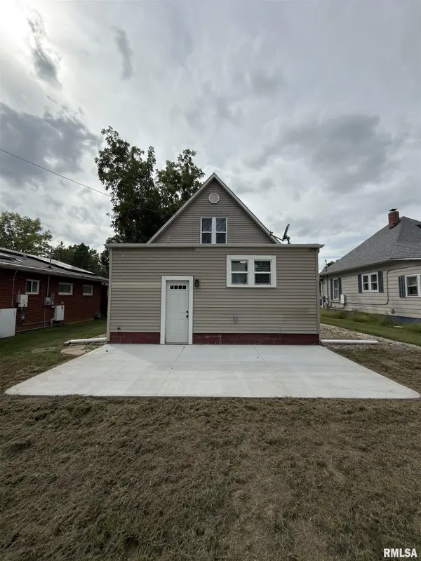 835 N 9th AVE, Canton, IL 61520