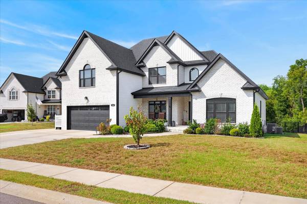 434 Crestwicke Ct, Clarksville, TN 37043