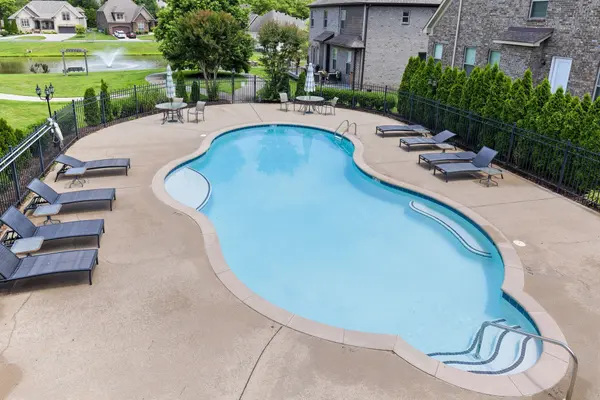2068 Blackstone Drive, Hendersonville, TN 37075