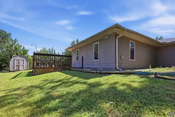 4032 SW 34th ST, Topeka, KS 66614