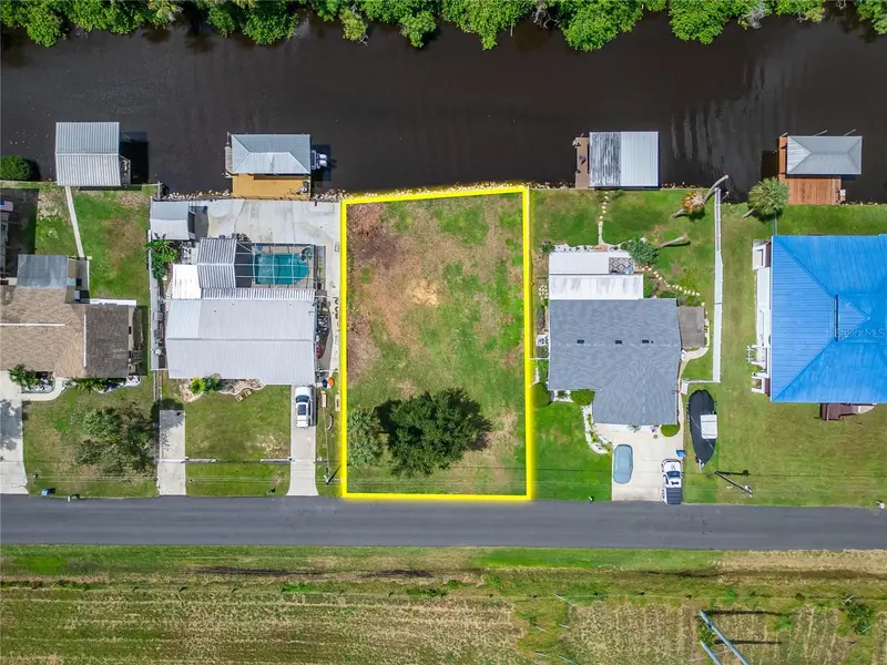 BAY DR, Gibsonton, FL 33534