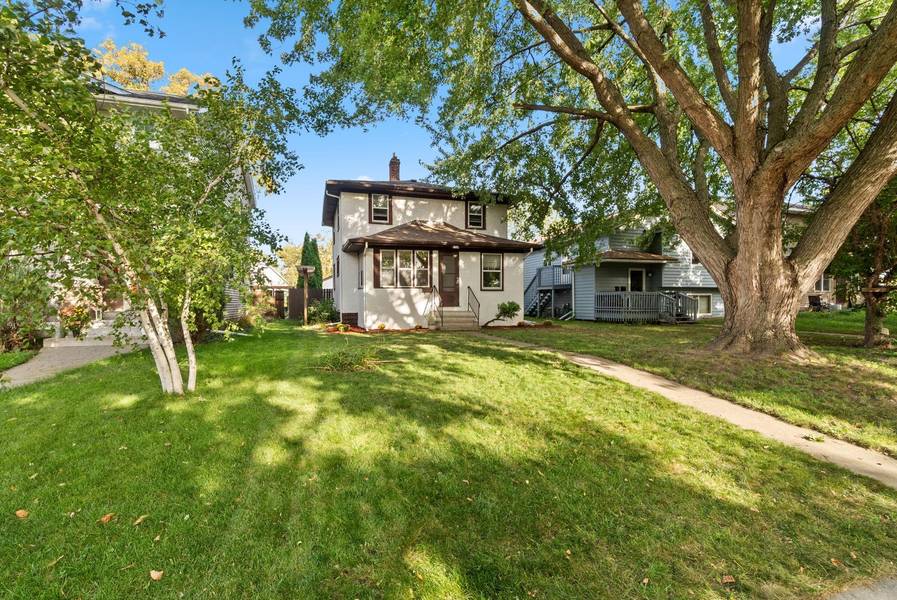 1724 Malvern ST, Lauderdale, MN 55113