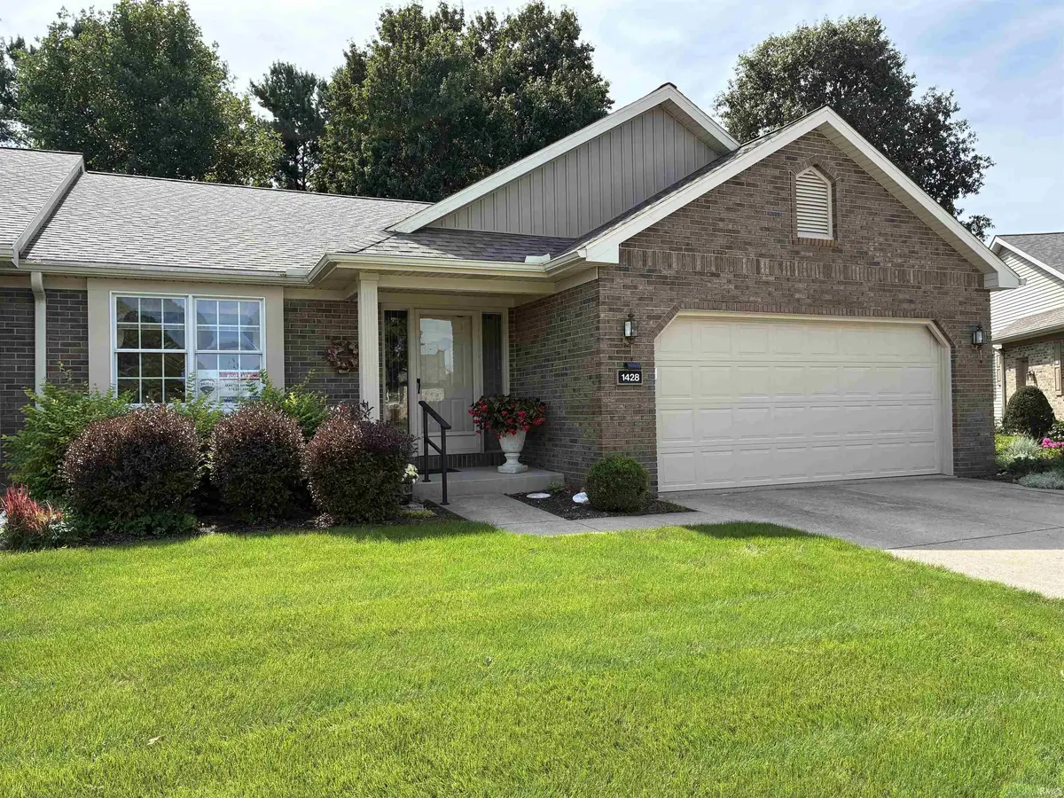1428 Hampton CIR, Goshen, IN 46526-4689