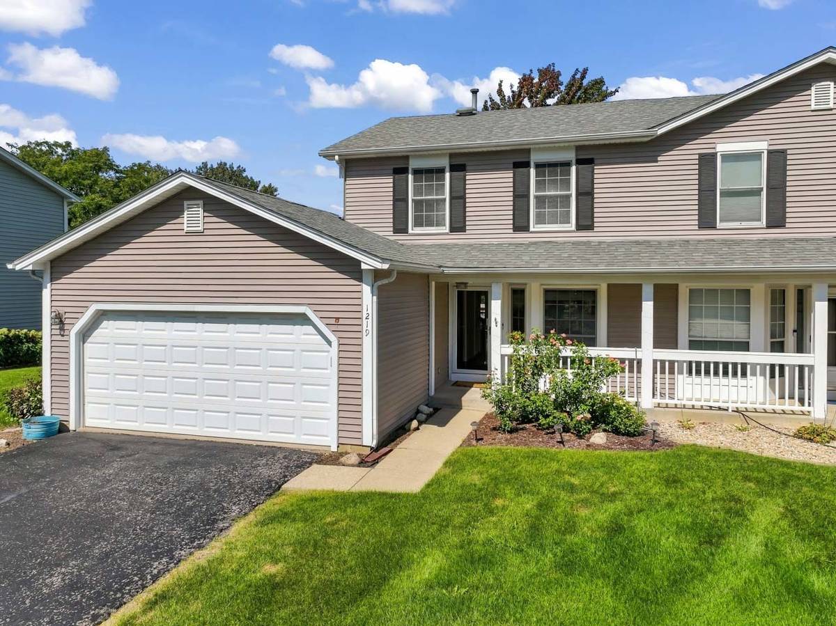 1219 Oak Ridge DR, Streamwood, IL 60107