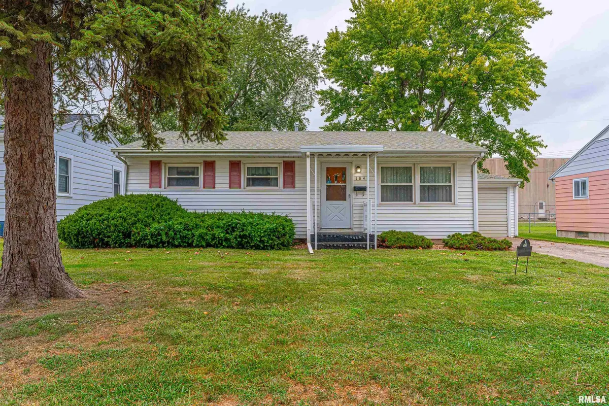 184 Welch DR, Lincoln, IL 62656