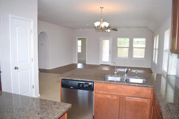 520 S Brook DR, Leander, TX 78641