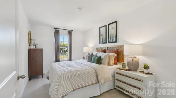 7611 Ethora WAY, Charlotte, NC 28216