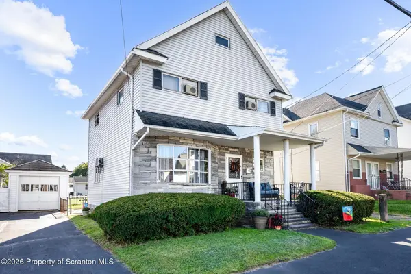 907 Lincoln AVE, Blakely, PA 18447