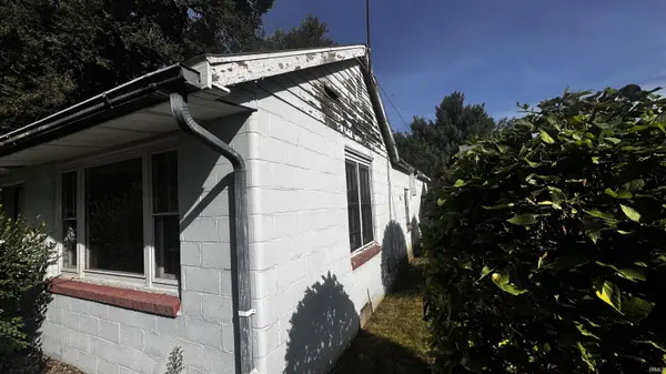 1203 Division ST, Goshen, IN 46528