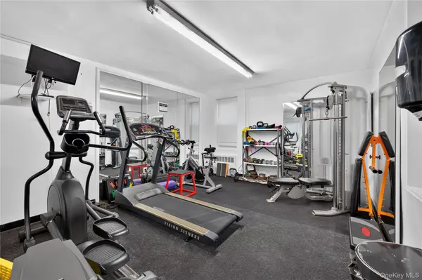 855 E Broadway #5G, Long Beach, NY 11561