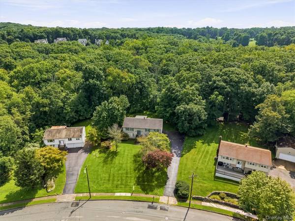 20 Amy Todt DR, Monroe, NY 10950