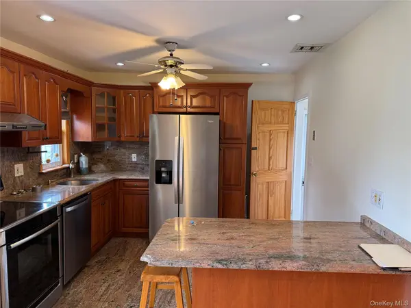 99 East ST, New Hyde Park, NY 11040