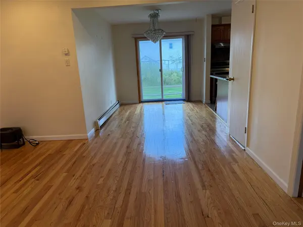 99 East ST, New Hyde Park, NY 11040