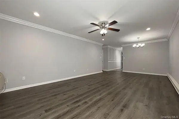 10 Westgate DR #FA05, Bohemia, NY 11716