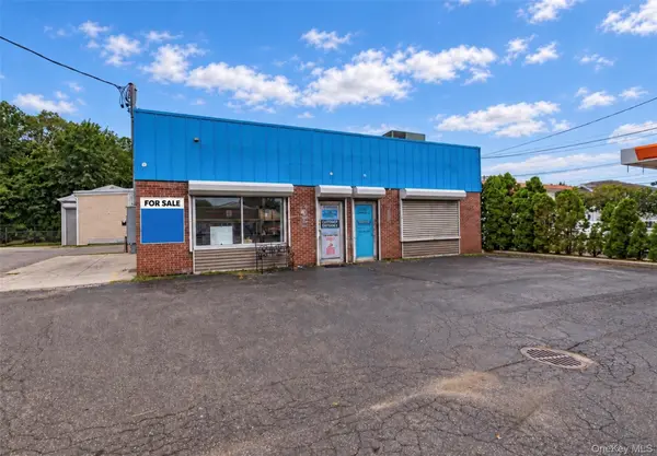 1709 Newbridge RD, North Bellmore, NY 11710